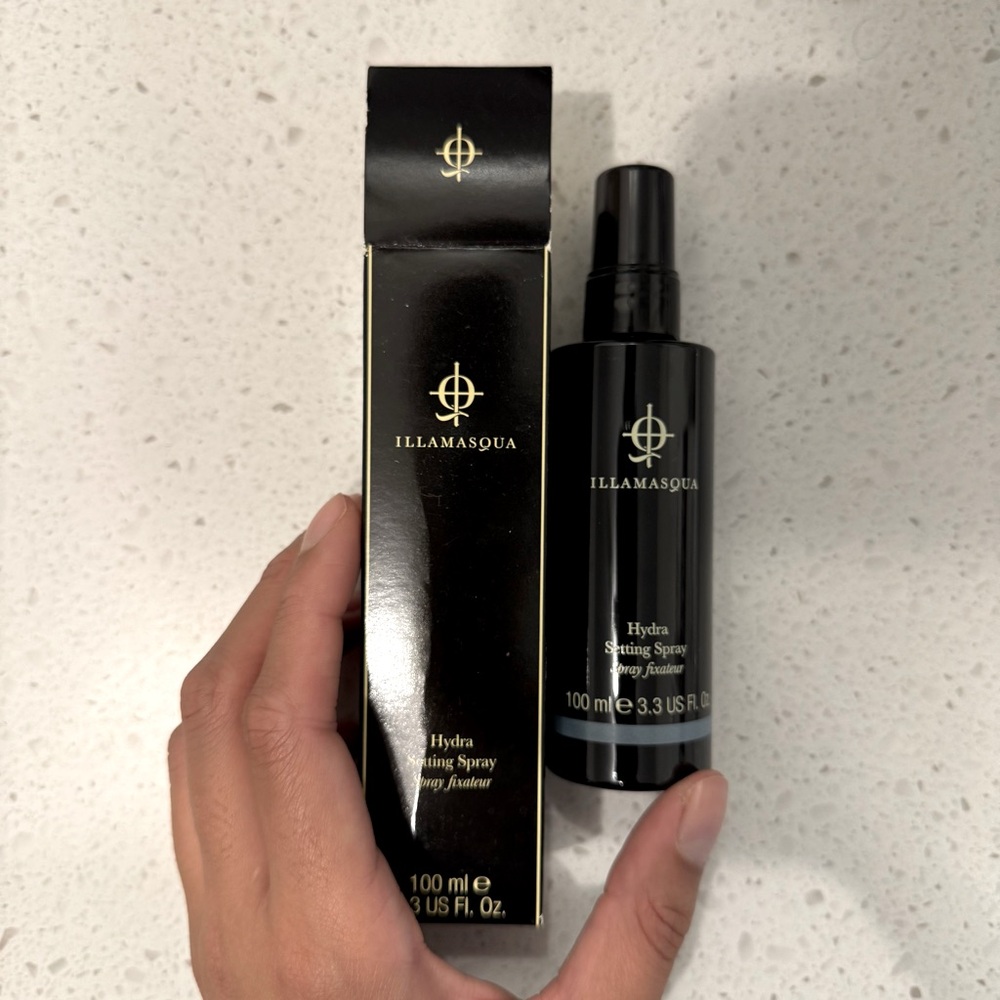 Illamasqua Hydra Setting Spray 💙